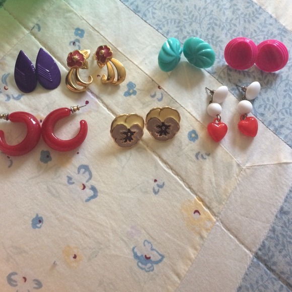 Bundle of earrings