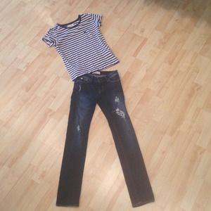 A&f lids Jeans and a t-shirt