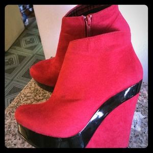 True red wedges