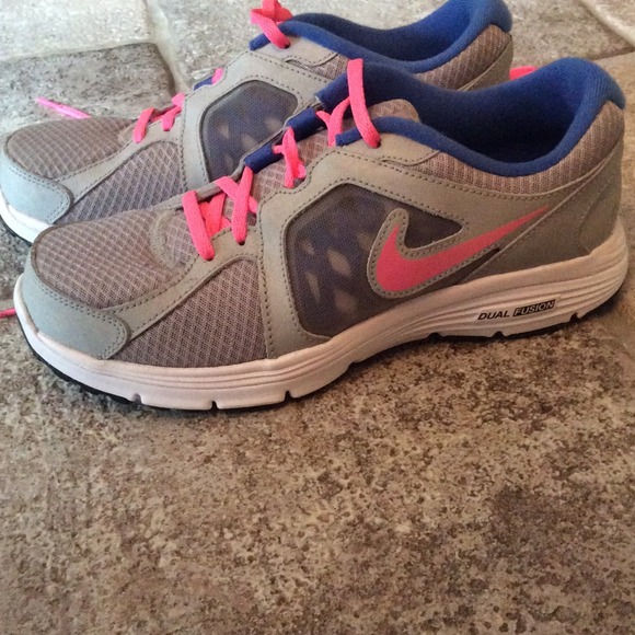 Nike dual fusion run 6.5 girls