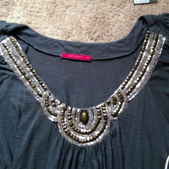 Grey shirt - Picture 2 of 2