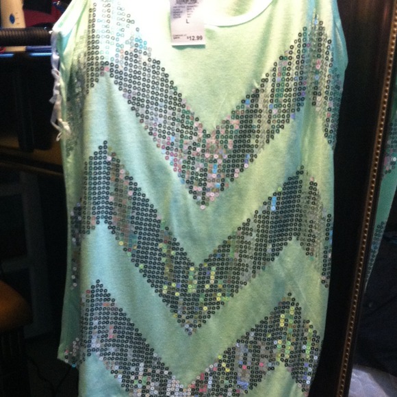 Sparkles and chevron printed tank top!