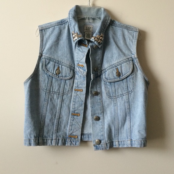 🚫SOLD🚫 BUNDLED Studded denim vest/floral shorts