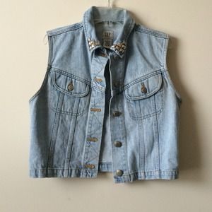 🚫SOLD🚫 BUNDLED Studded denim vest/floral shorts