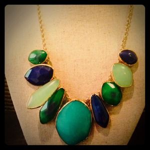 Stella &Dot jeweled statement necklace