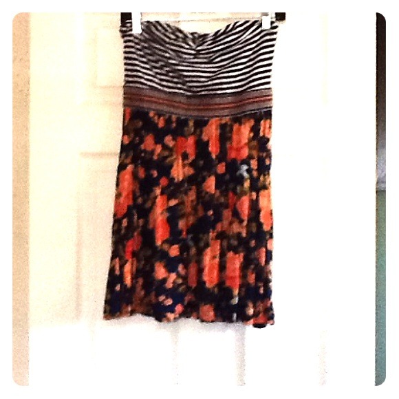 Floral and striped strapless dress.