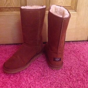 UGGS