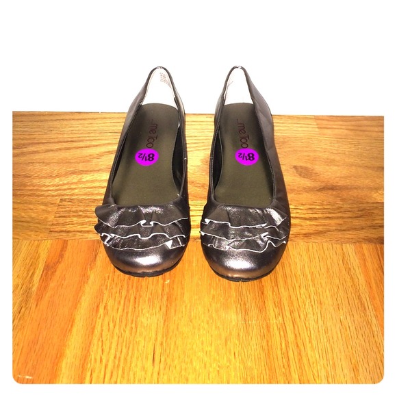 Flats by "...me too"