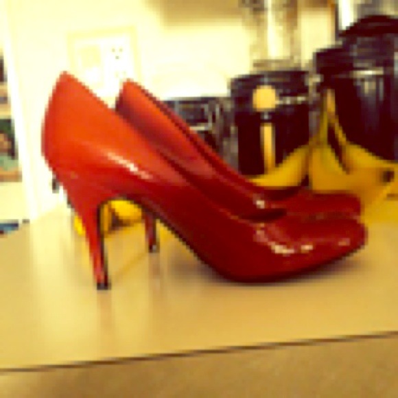 Red heels, great condition, size 7 1/2