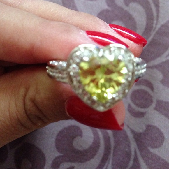 ring - Picture 2 of 3