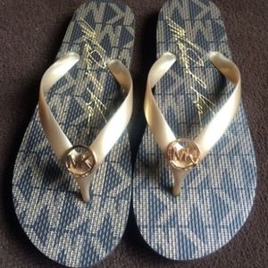 Michael kors flip flops