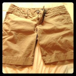 American Eagle kakhi Bermuda shorts
