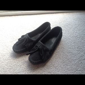 Black Minnetonka shoes~~good deal!!!
