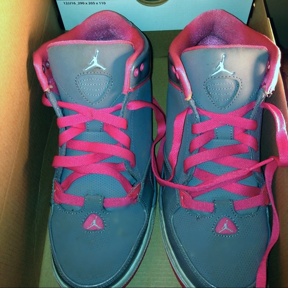 Girl'a pink and grey Jordan's (jays) - Picture 2 of 4