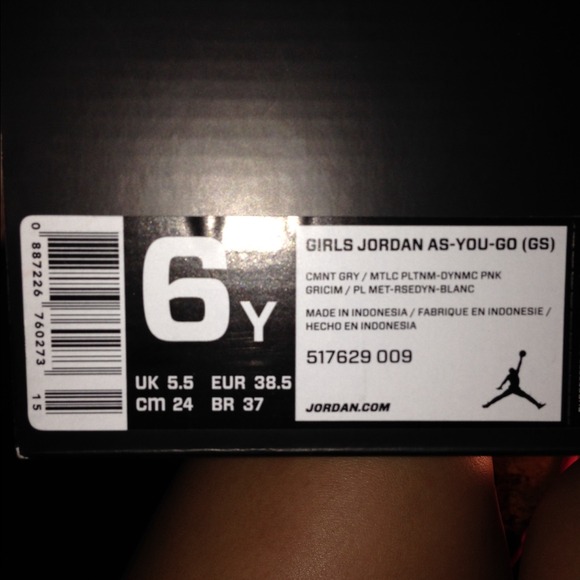 Girl'a pink and grey Jordan's (jays) - Picture 3 of 4