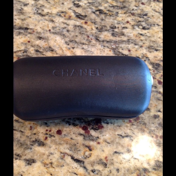 🔴SOLD🔴Authentic Chanel Sunglasses - Picture 4 of 4