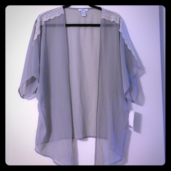 Bar III Tops - Light grey with lace cover up