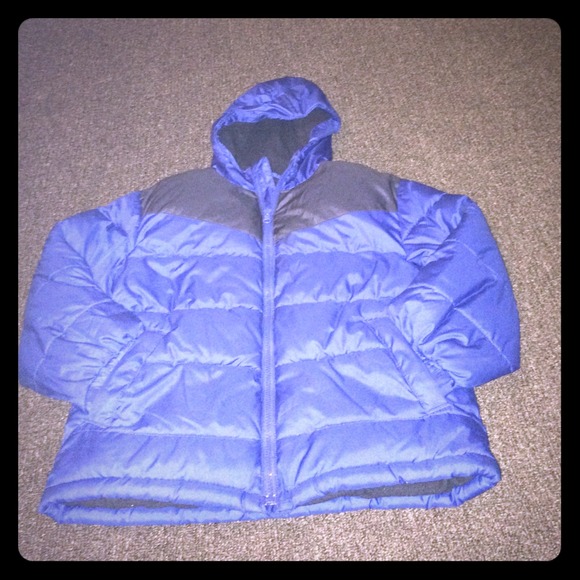 Like new! Kids Old Navy coat size 6-7