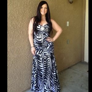 Black and white print dress