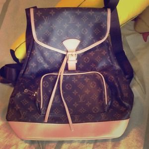 👀 Gorgeous brown monogram backpack!