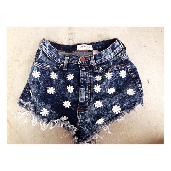 High Waisted Daisy Denim Shorts