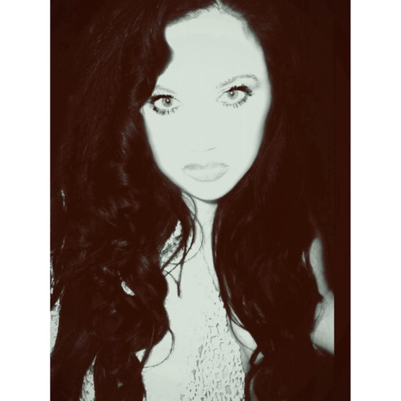 Hi my name is Tatiana and this is my closet!