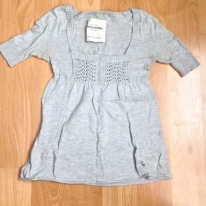 Abercrombie grey shirt $5