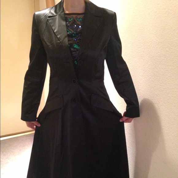 Black coat - Picture 1 of 6