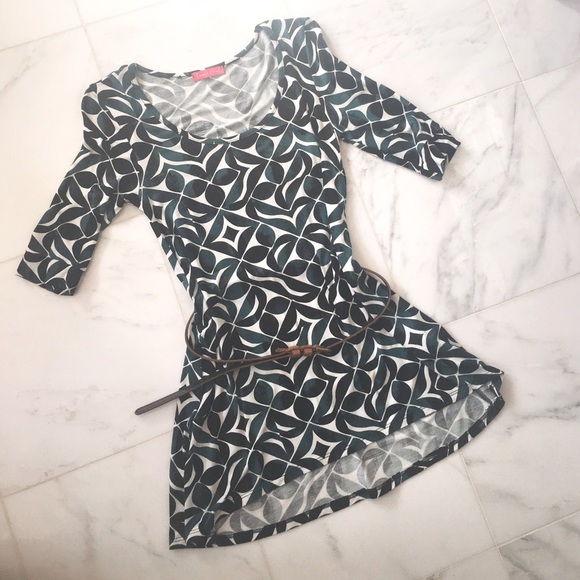 Boutique Tops - NWOT "Ebb and Flow" tunic with belt