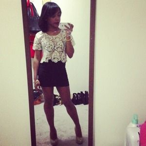 Cream lace crop top 100% cotton