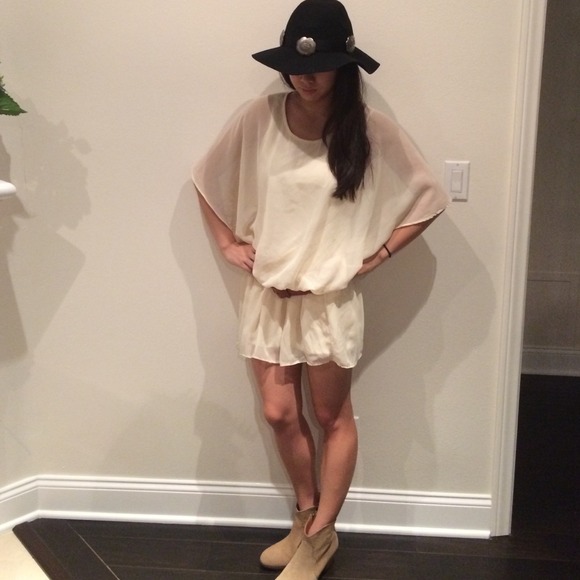 Dresses & Skirts - Boho tunic dress