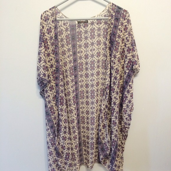❌sold❌Brandy Melville Alexis Kimono
