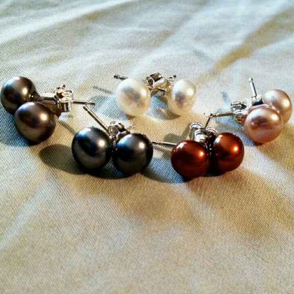 5 Sets Fresh Water Pearls Stud Set in Sterling.925