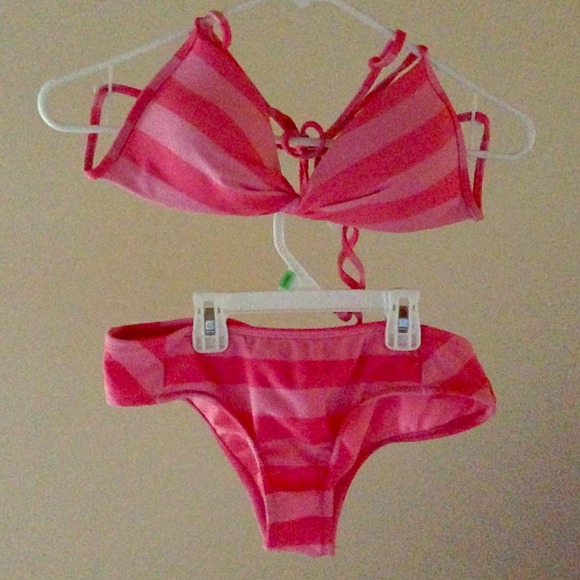 Pink stripped bikini 🌺