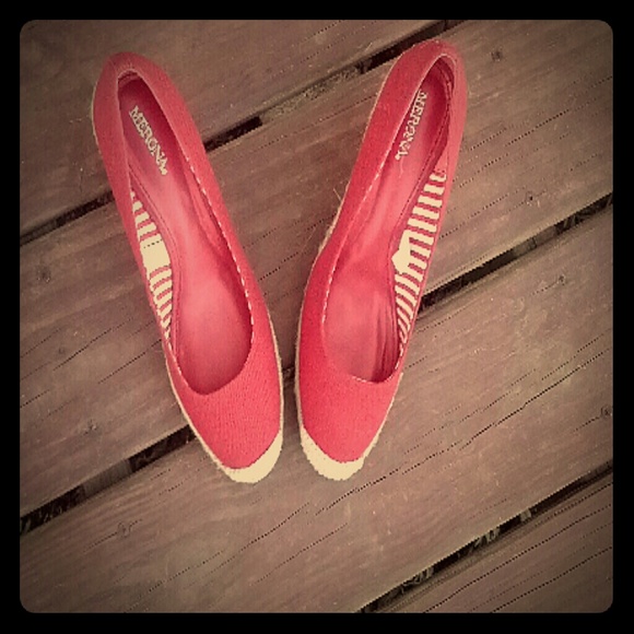 Merona~ wedge heels - Picture 1 of 4