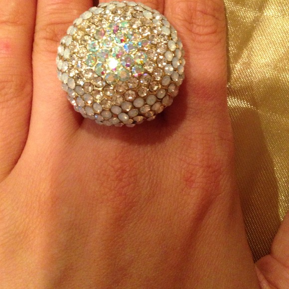 Gold Ring - Picture 2 of 4