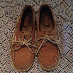 SPERRY BOAT SHOES