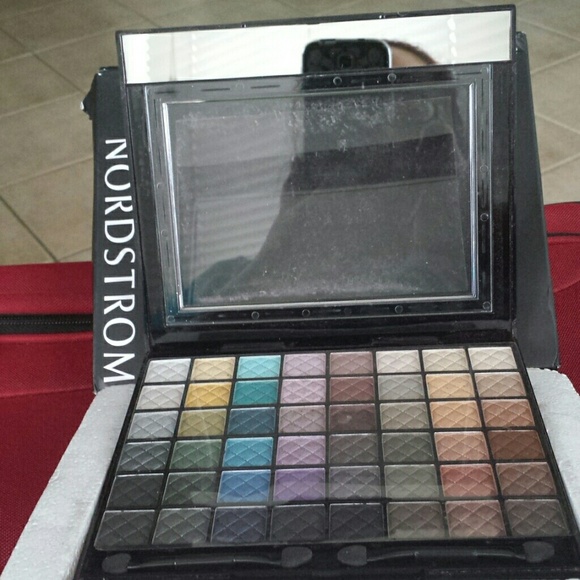 Color Basic Beauty Pallet