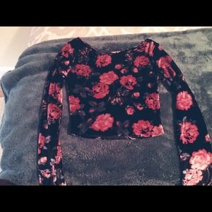 Long sleeve crop top