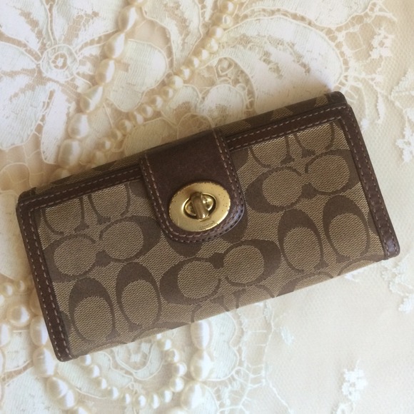 Coach Clutches & Wallets - 1 HR SALE🎉{Coach} Large Signature Brown Wallet