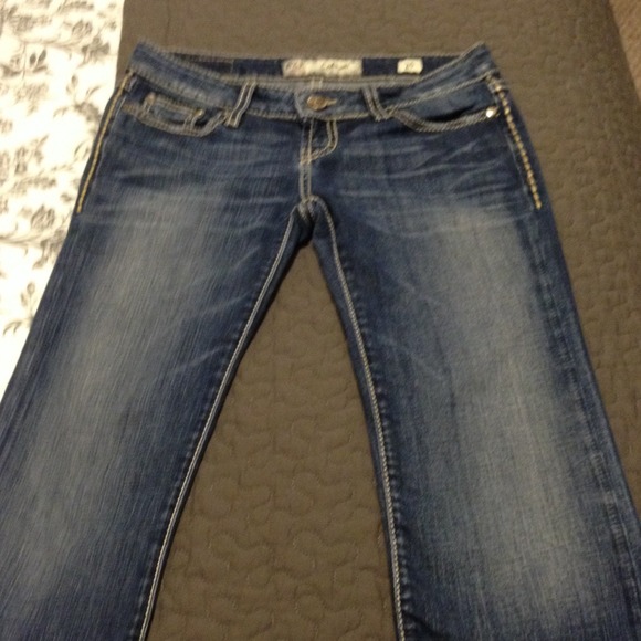 Buckle jean capri pants bke size 25