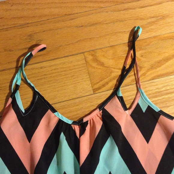 Chevron top! - Picture 2 of 3