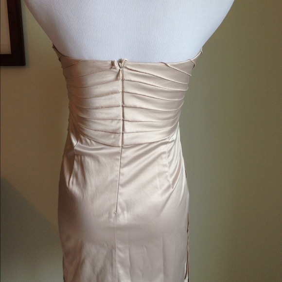 HOLD - Picture 3 of 4