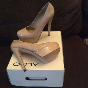 BRAND new Aldo Pumps