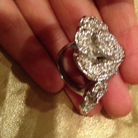 Nice ring - Picture 3 of 3
