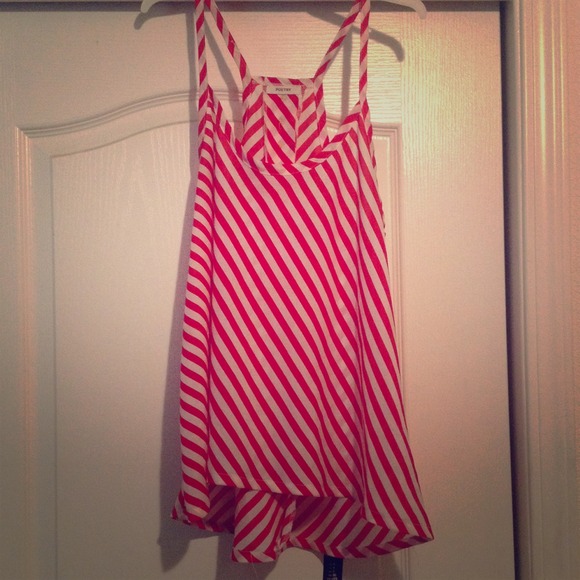 Red & white flowy top