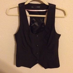 Black Maurices vest