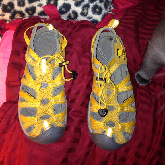 REDUCED Keen sandals!