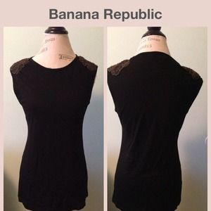 Chain mail shoulders!