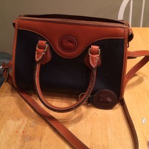 Vintage Dooney & Bourke handbag & keychain!